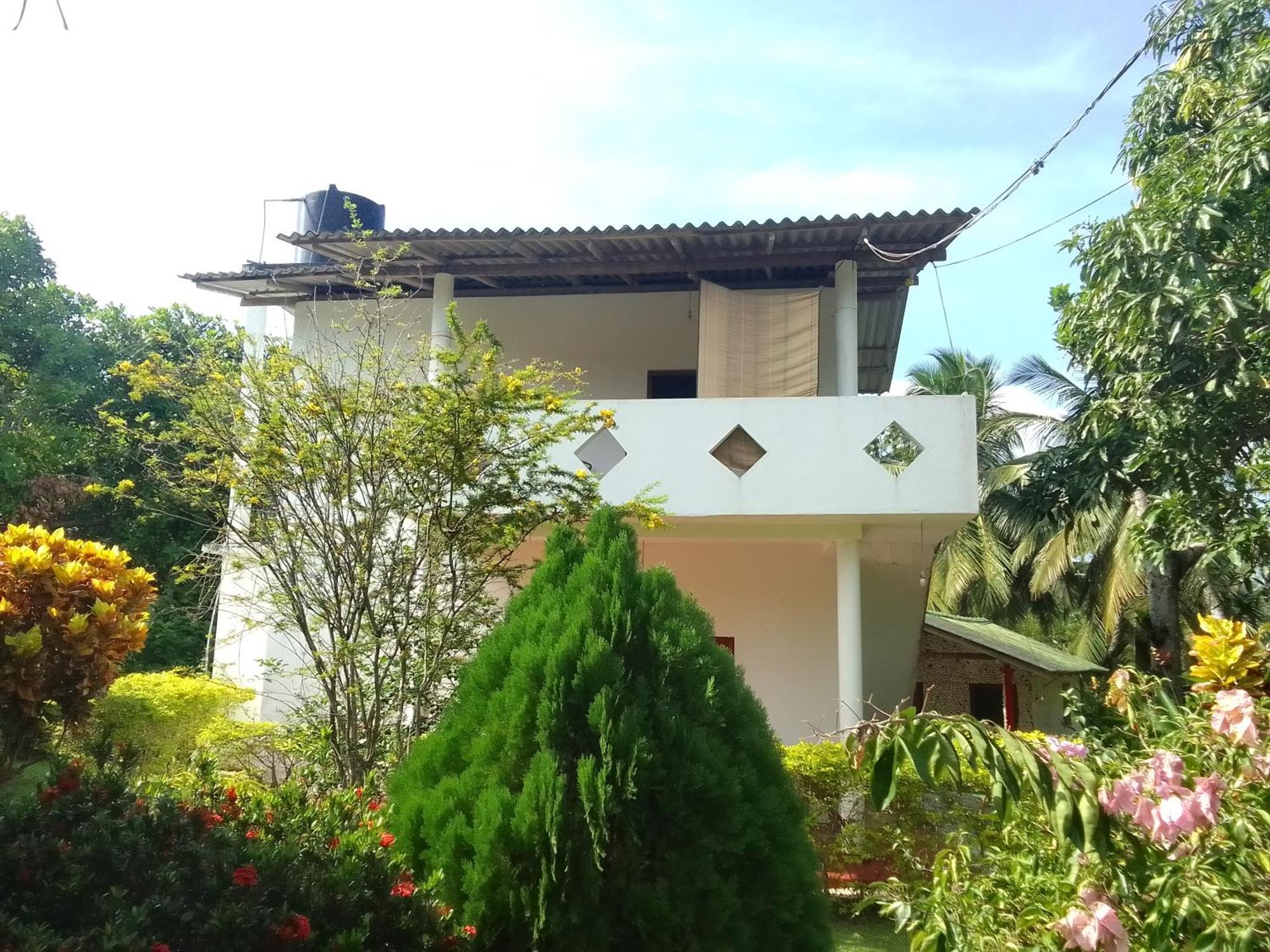 Peacock Family Stay Tangalle Exterior photo
