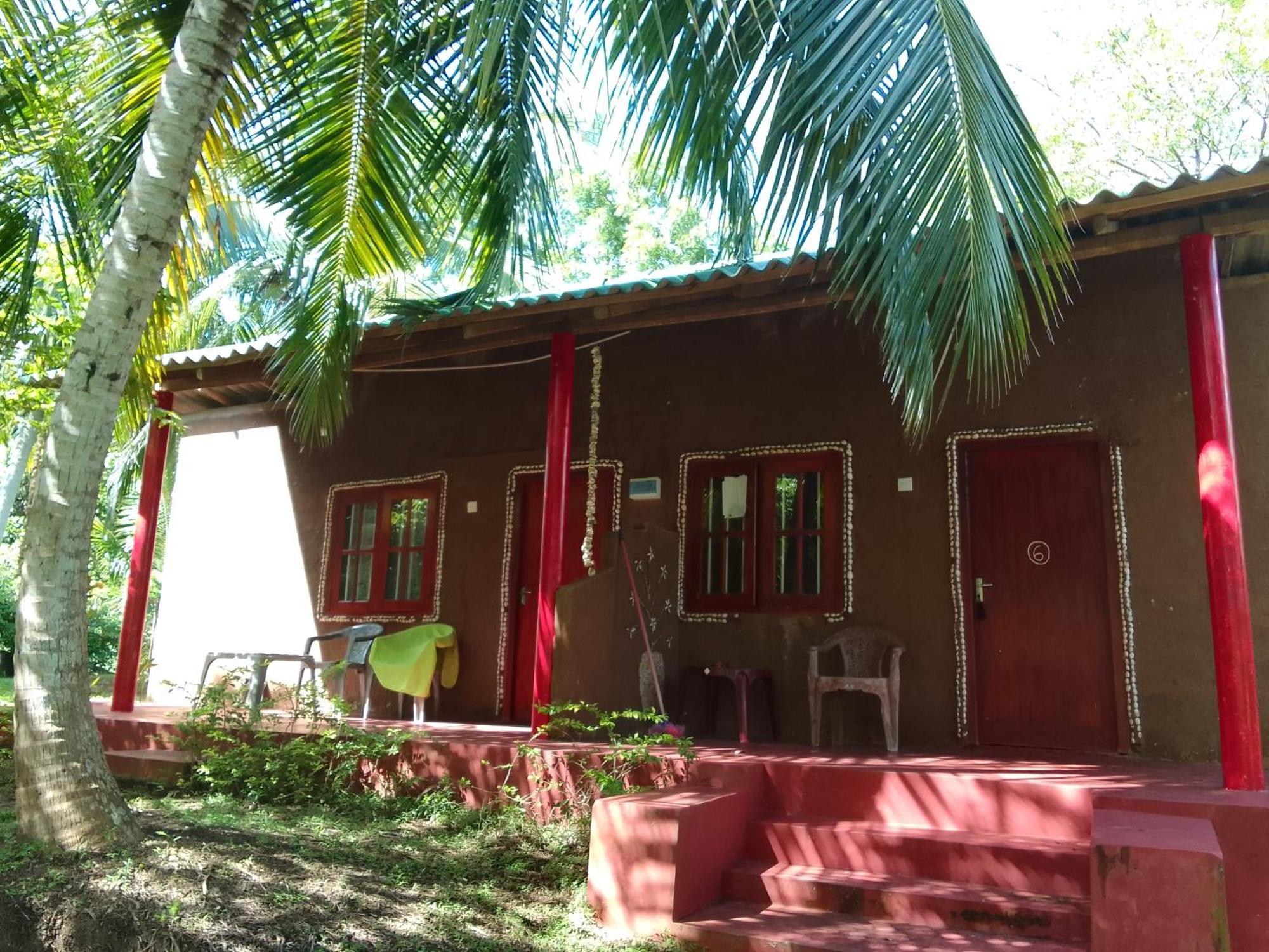 Peacock Family Stay Tangalle Exterior photo