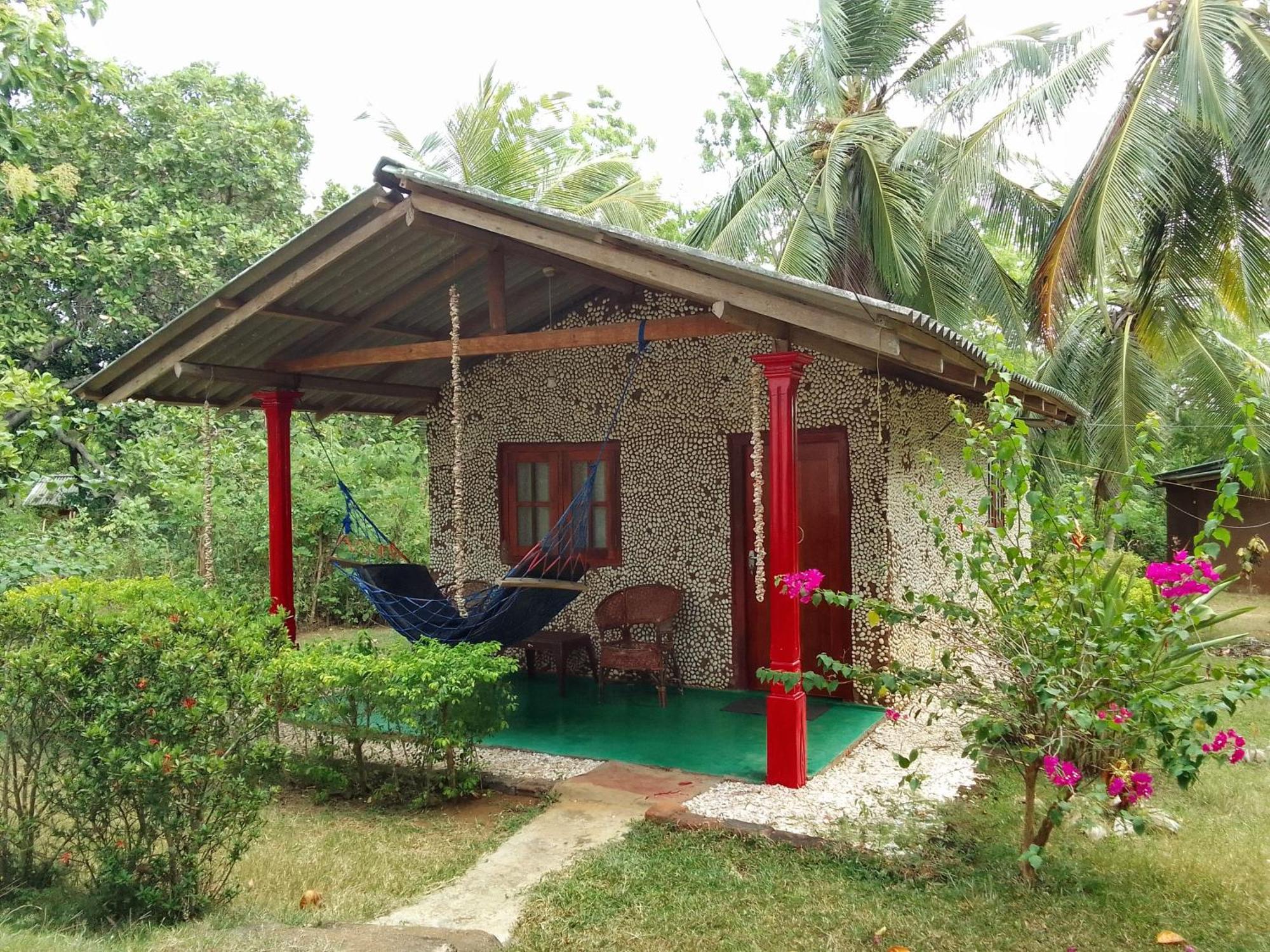 Peacock Family Stay Tangalle Exterior photo