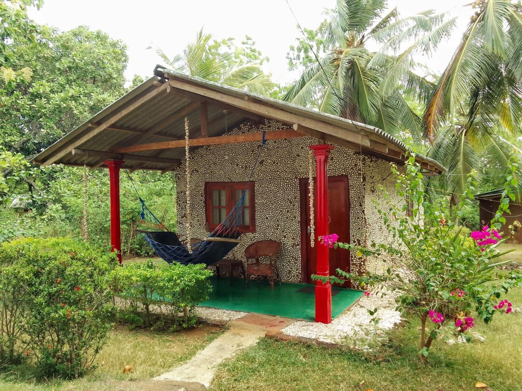Peacock Family Stay Tangalle Exterior photo